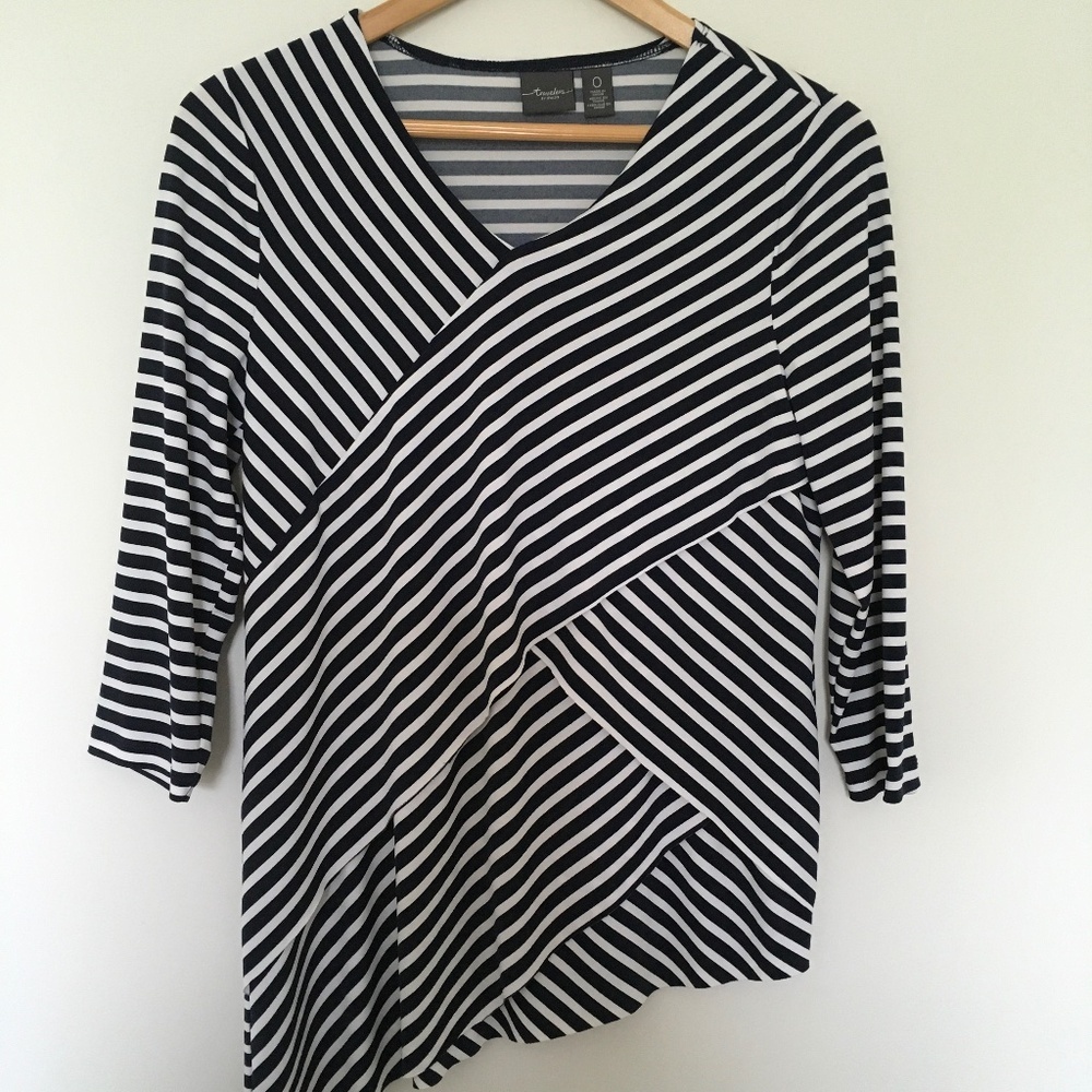 Chicos Travelers Spliced Tiered Asymmetrical Black White Striped Tunic Top Sz 0